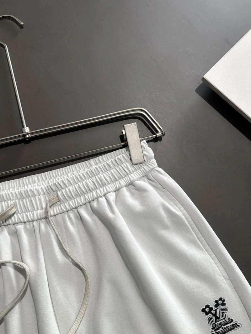 Snug Louis Vuitton Short Pants 138526