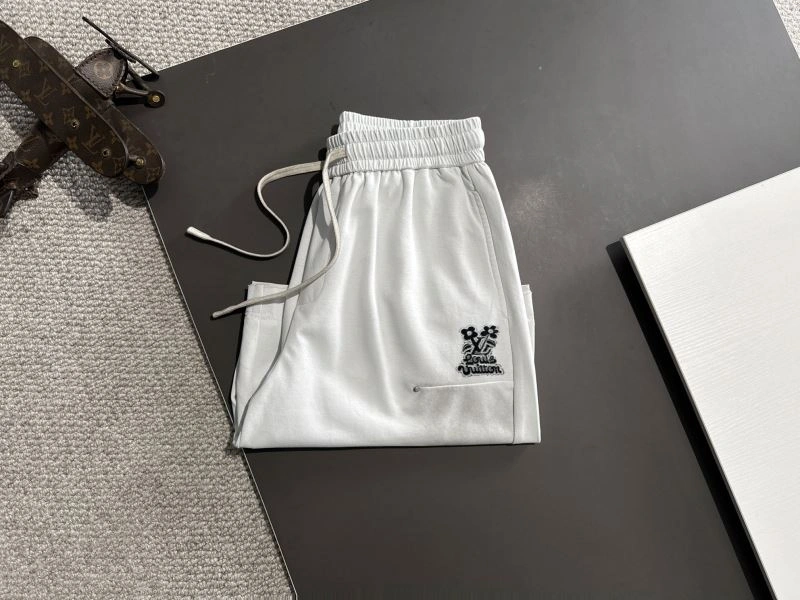 Snug Louis Vuitton Short Pants 138526