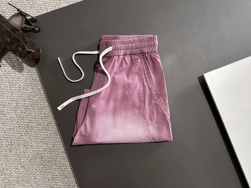 Lightweight Louis Vuitton Short Pants 138522