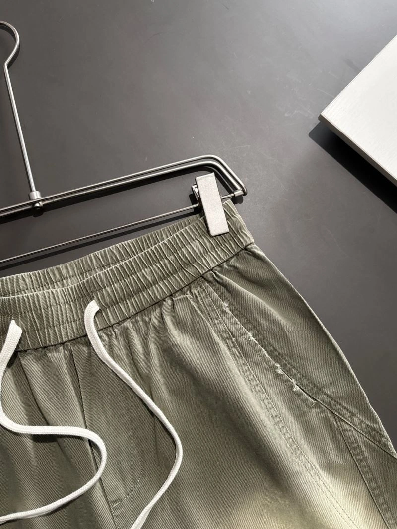 Lightweight Louis Vuitton Short Pants 138547