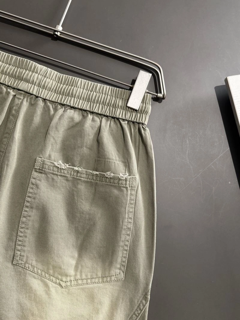 Lightweight Louis Vuitton Short Pants 138547