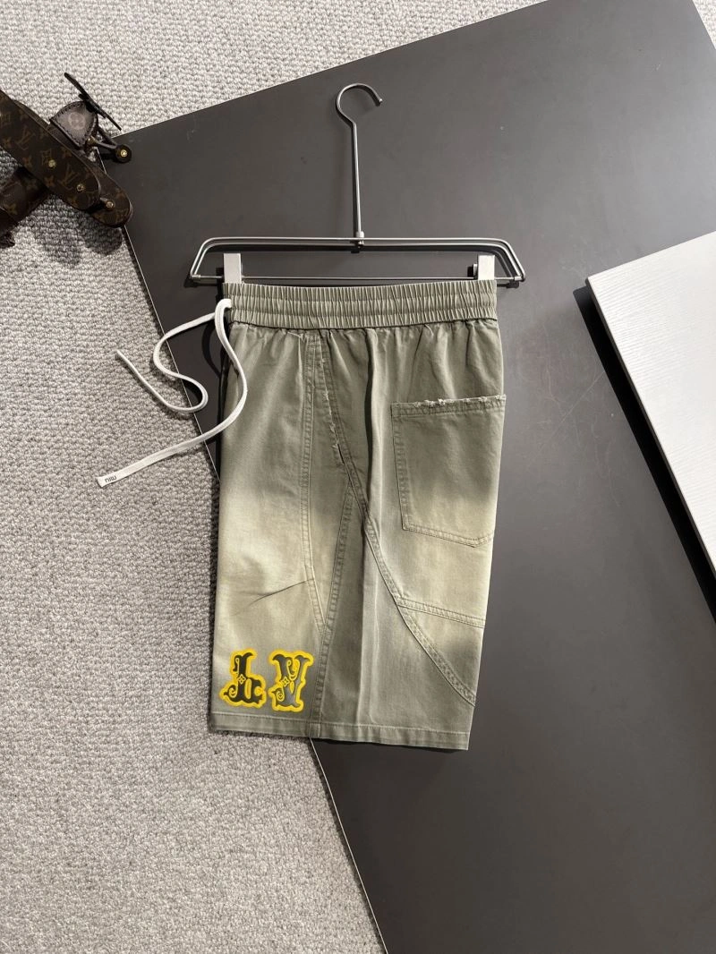 Lightweight Louis Vuitton Short Pants 138547