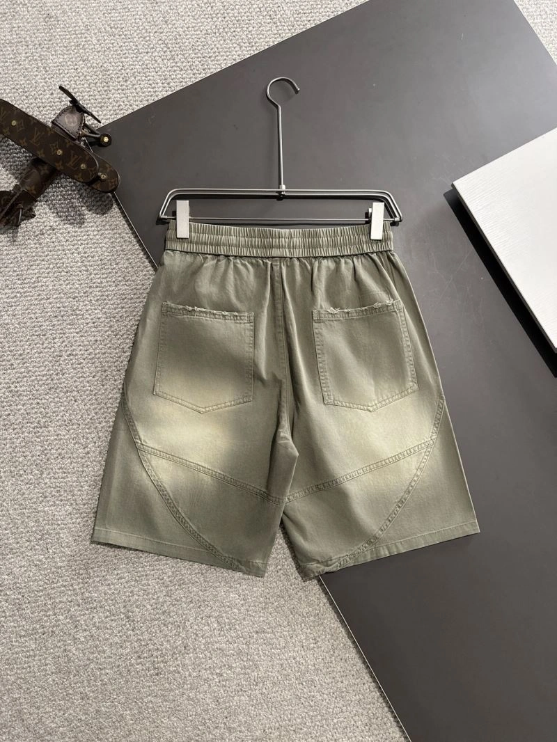 Lightweight Louis Vuitton Short Pants 138547