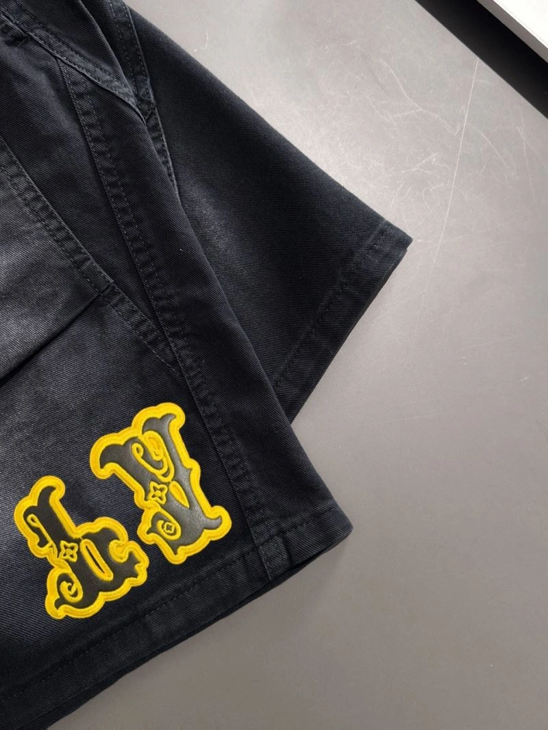 Louis Vuitton Short Pants Stretchable 138537