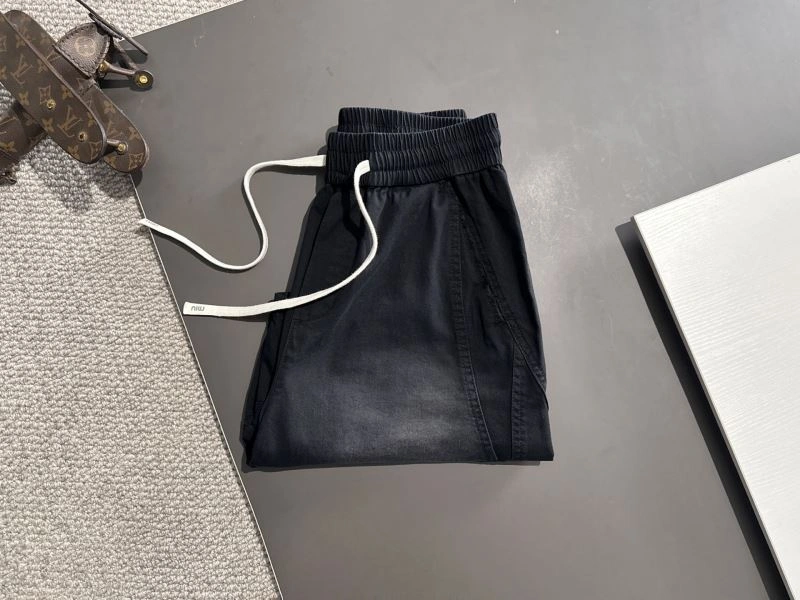 Louis Vuitton Short Pants Stretchable 138537