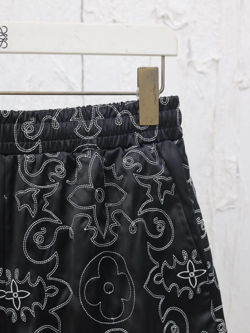 Functional Louis Vuitton Short Pants 138538