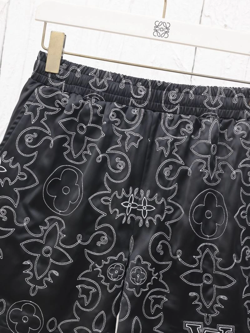Functional Louis Vuitton Short Pants 138538