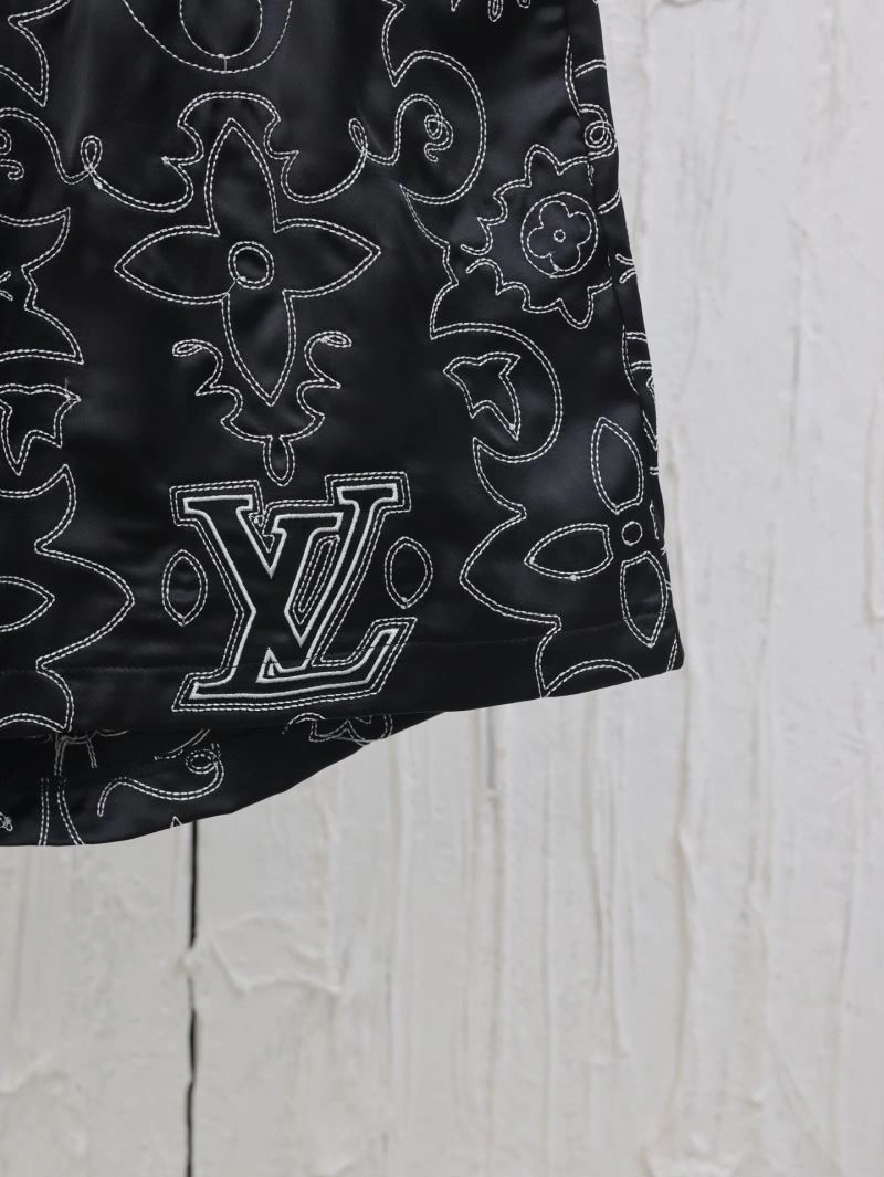 Functional Louis Vuitton Short Pants 138538