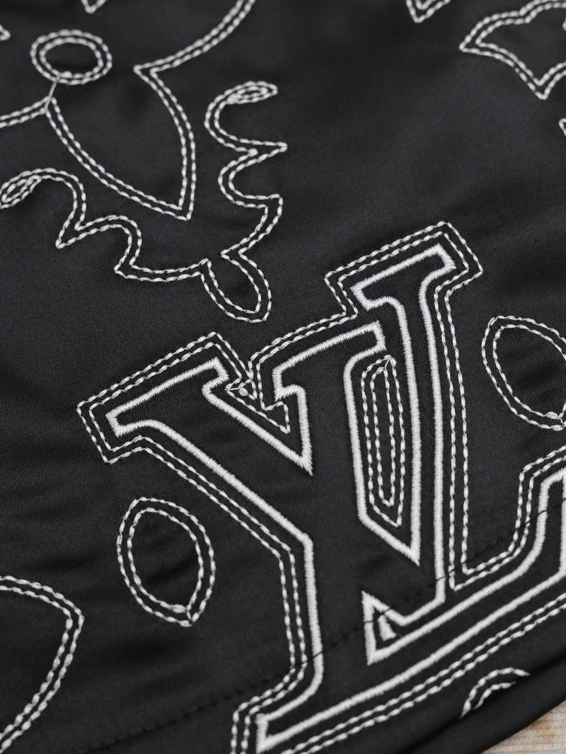 Functional Louis Vuitton Short Pants 138538