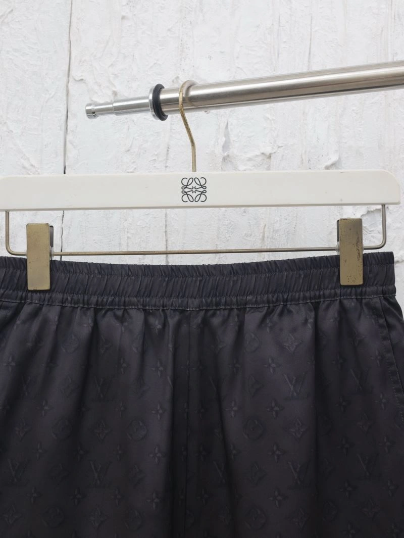 Lightweight Louis Vuitton Short Pants 138520