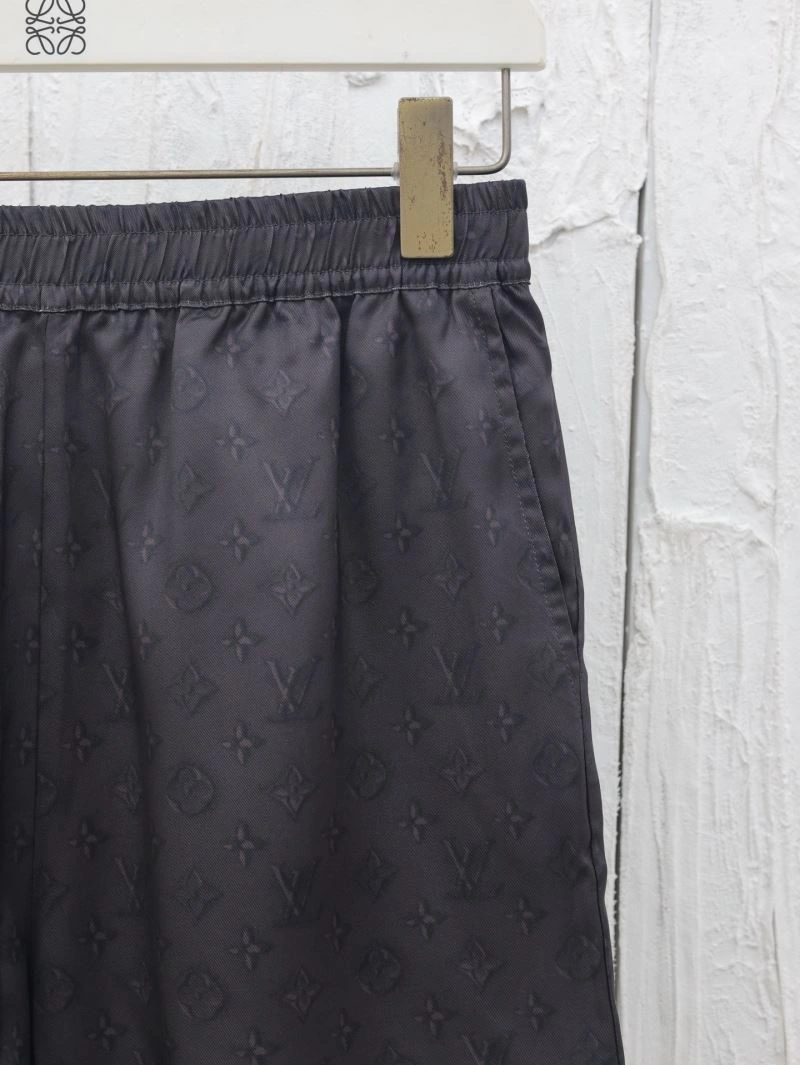 Lightweight Louis Vuitton Short Pants 138520