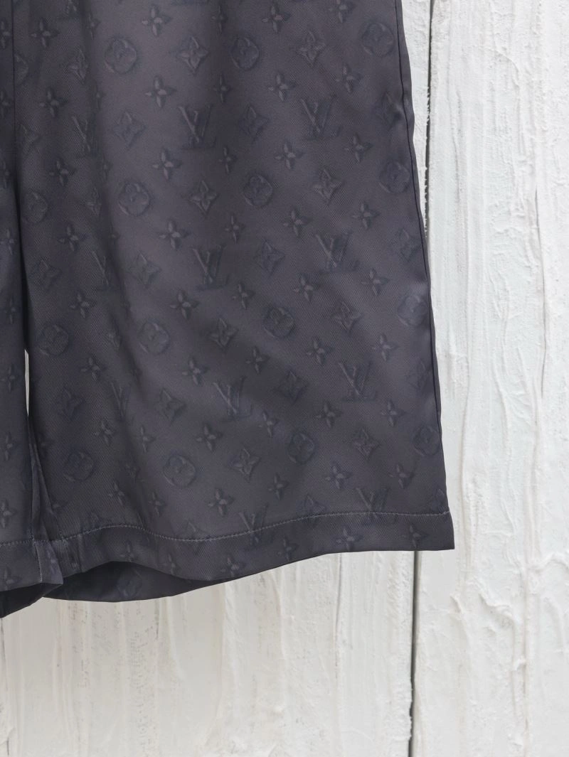 Lightweight Louis Vuitton Short Pants 138520