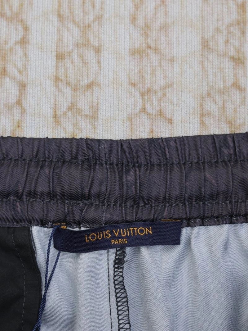 Lightweight Louis Vuitton Short Pants 138520