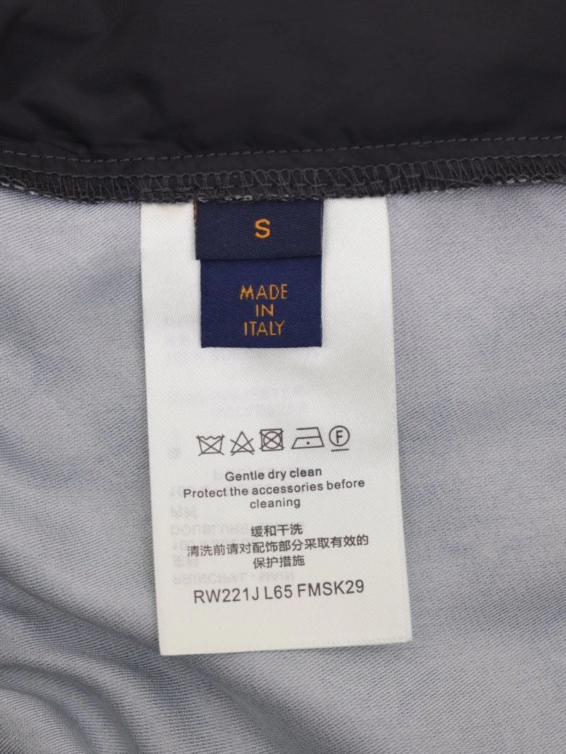 Lightweight Louis Vuitton Short Pants 138520