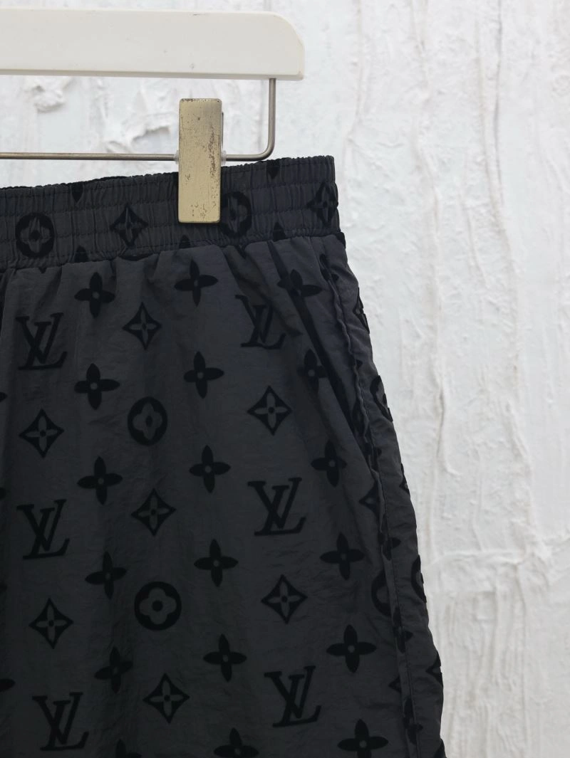 Contemporary Louis Vuitton Short Pants 138518