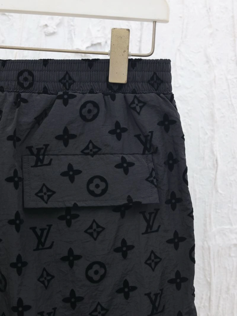 Contemporary Louis Vuitton Short Pants 138518