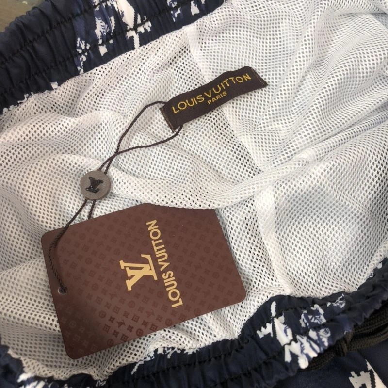 Timeless Louis Vuitton Short Pants 138985
