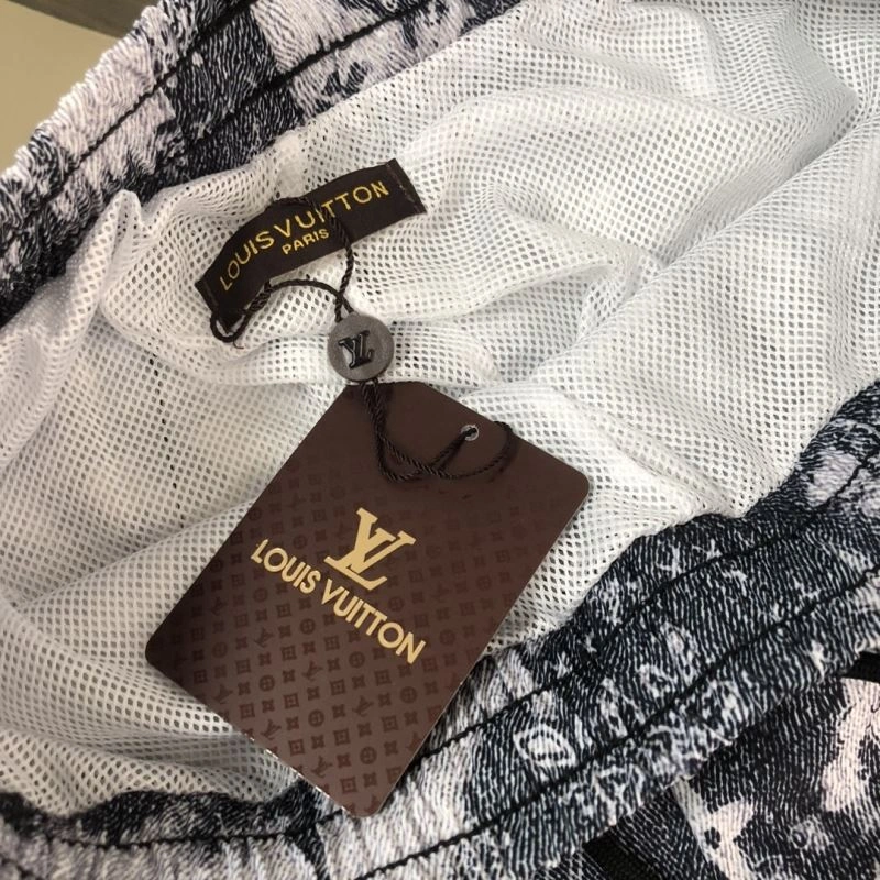 Cozy Louis Vuitton Short Pants 138947