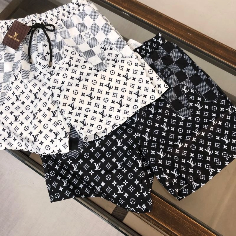 Sophisticated Louis Vuitton Short Pants 138954