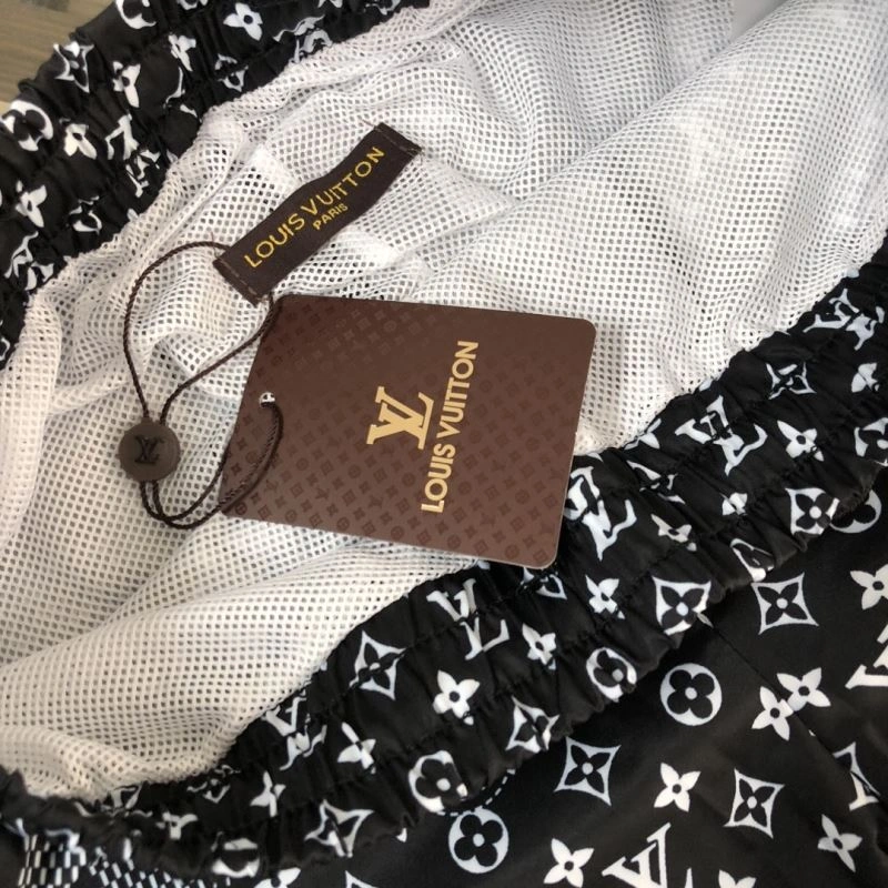 Sophisticated Louis Vuitton Short Pants 138954
