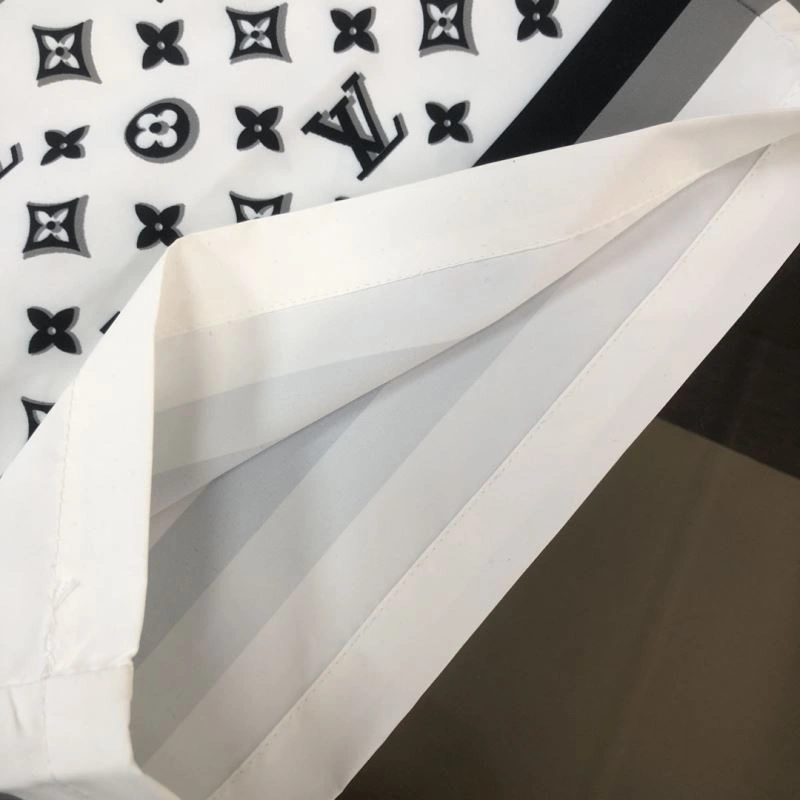 Lightweight Louis Vuitton Short Pants 138978