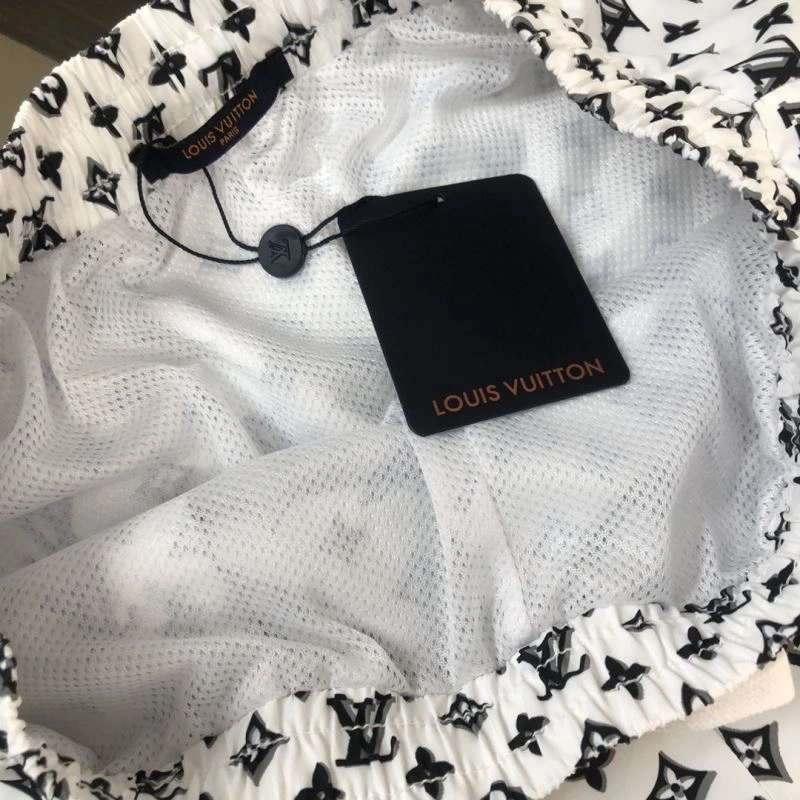 Lightweight Louis Vuitton Short Pants 138978