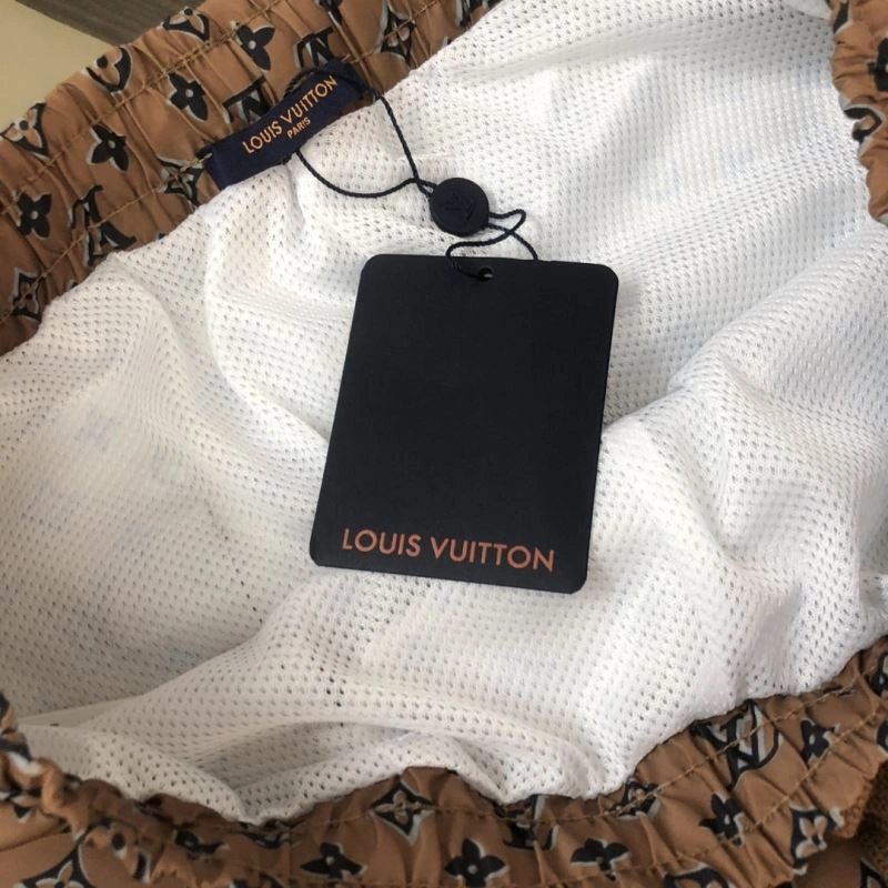 RelaxedFit Louis Vuitton Short Pants 138959