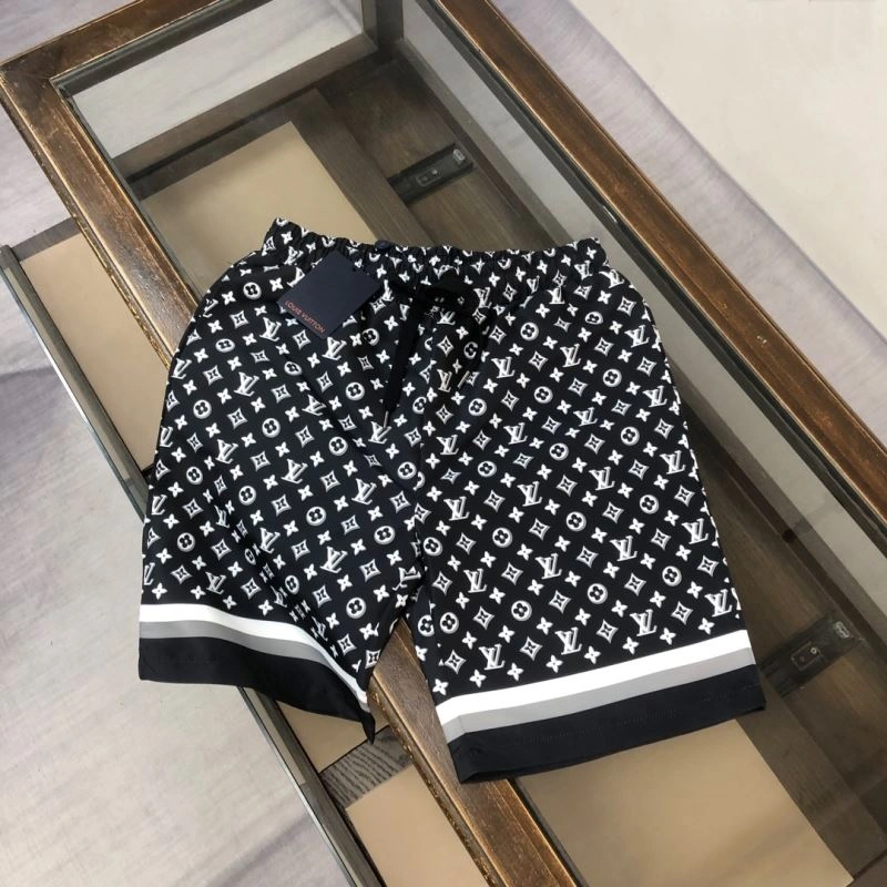 Sleek Louis Vuitton Short Pants 138944