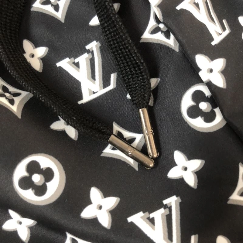 Sleek Louis Vuitton Short Pants 138944