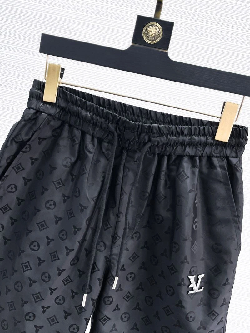 Cozy Louis Vuitton Short Pants 137422