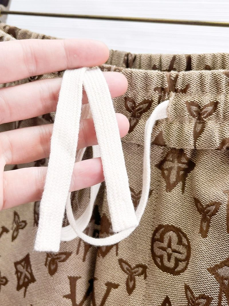 Flexible Louis Vuitton Short Pants 137416