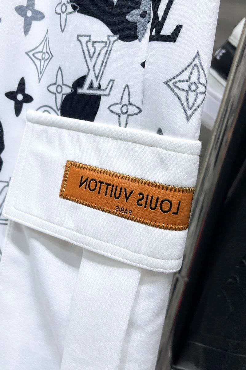 Casual Louis Vuitton Short Pants 137402