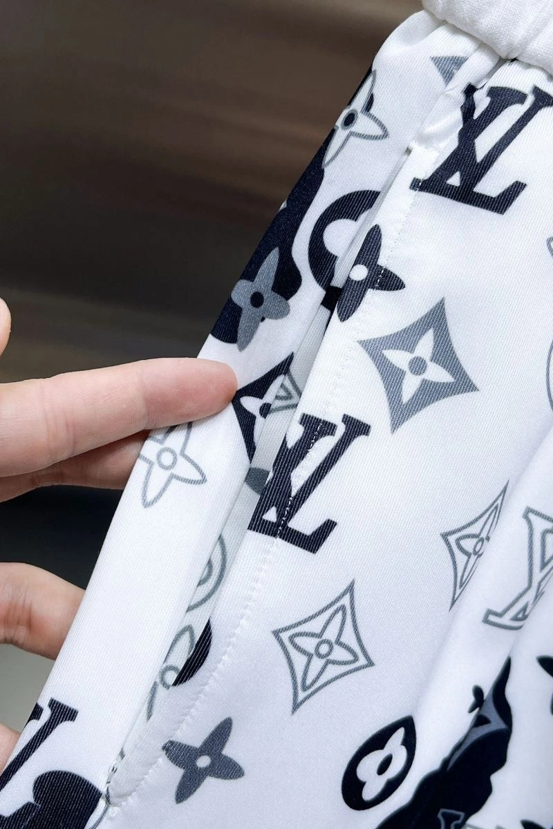 Casual Louis Vuitton Short Pants 137402