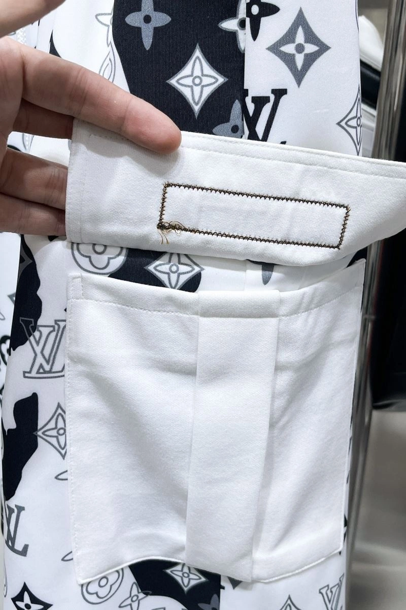 Casual Louis Vuitton Short Pants 137402
