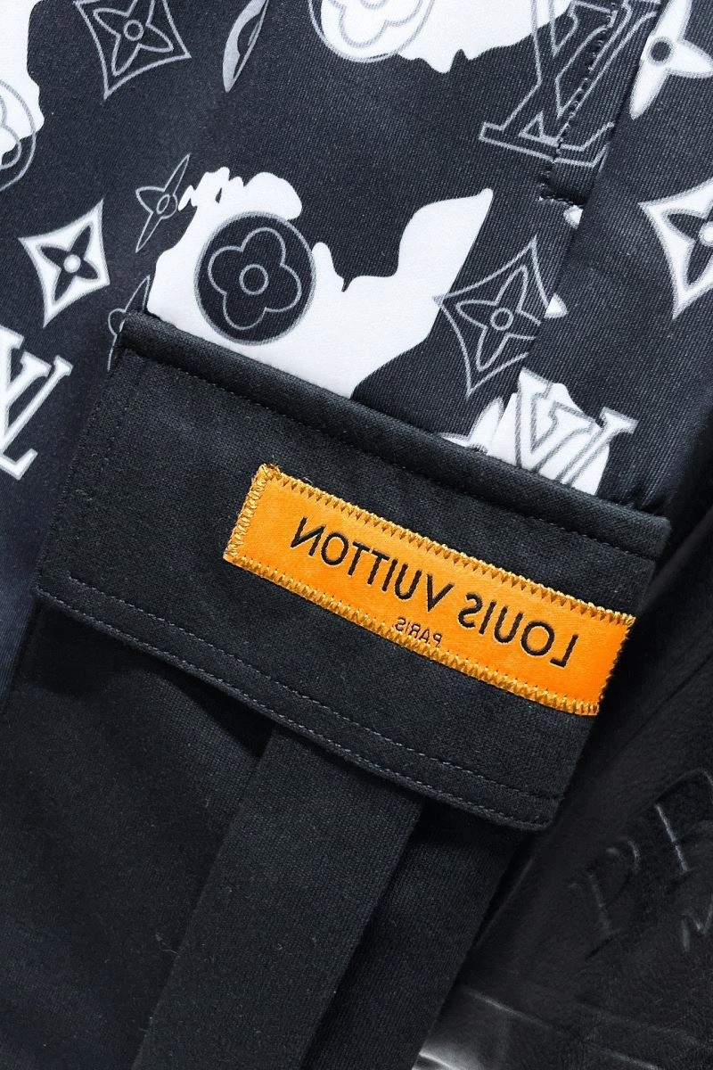 Louis Vuitton Short Pants MultiPurpose 137414