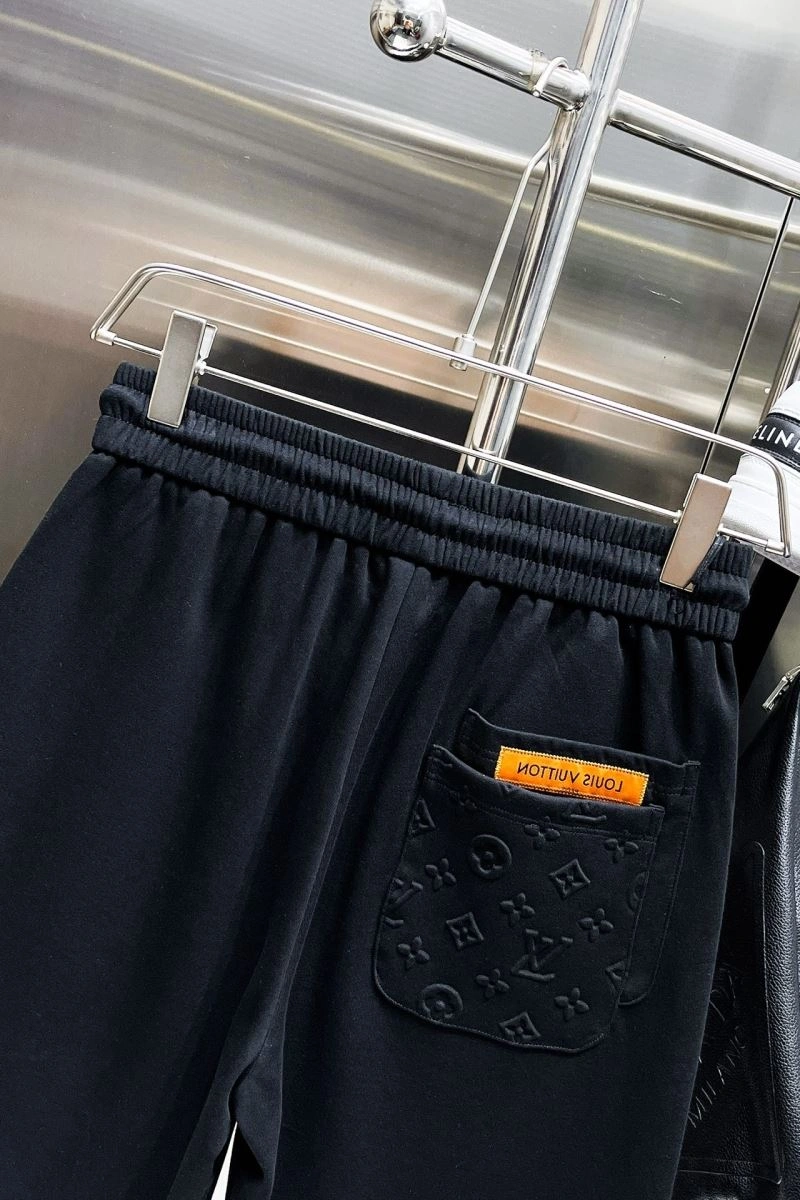 Seasonal Louis Vuitton Short Pants 137399