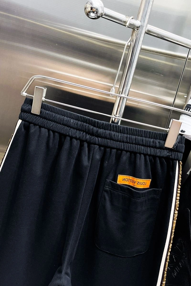 EyeCatching Louis Vuitton Short Pants 137396