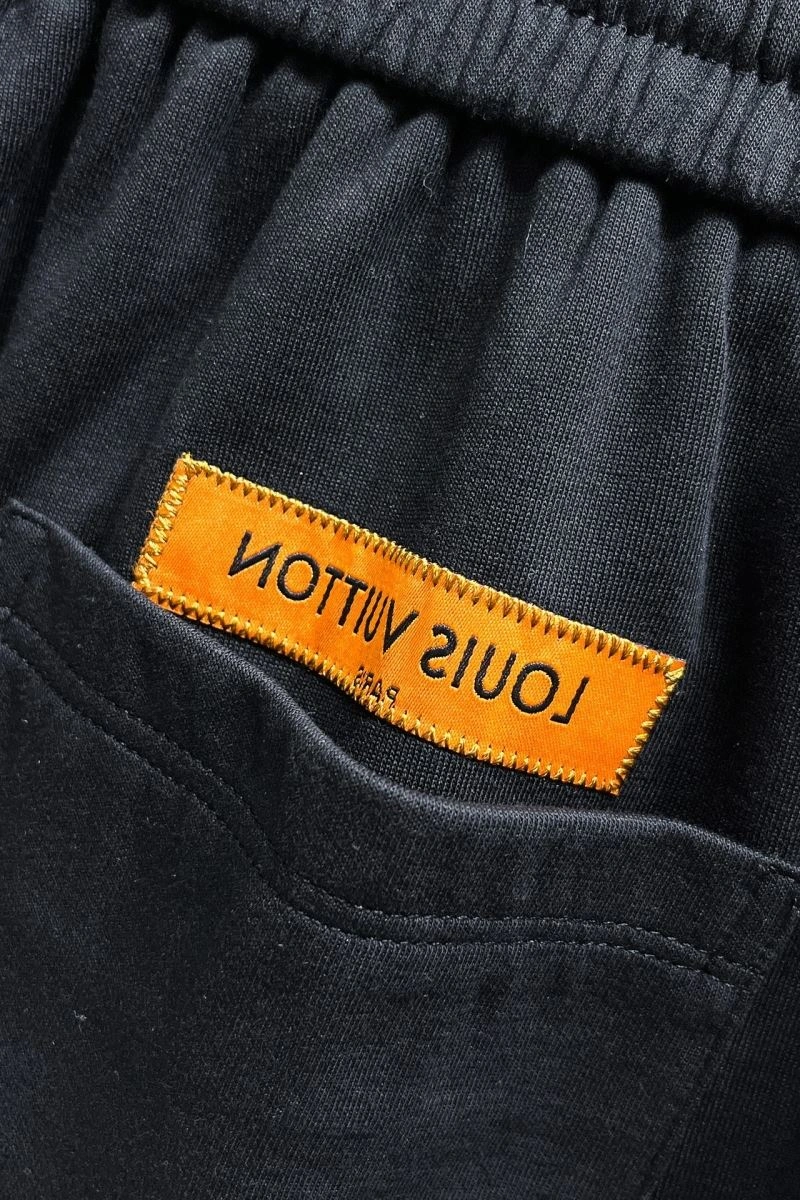 EyeCatching Louis Vuitton Short Pants 137396