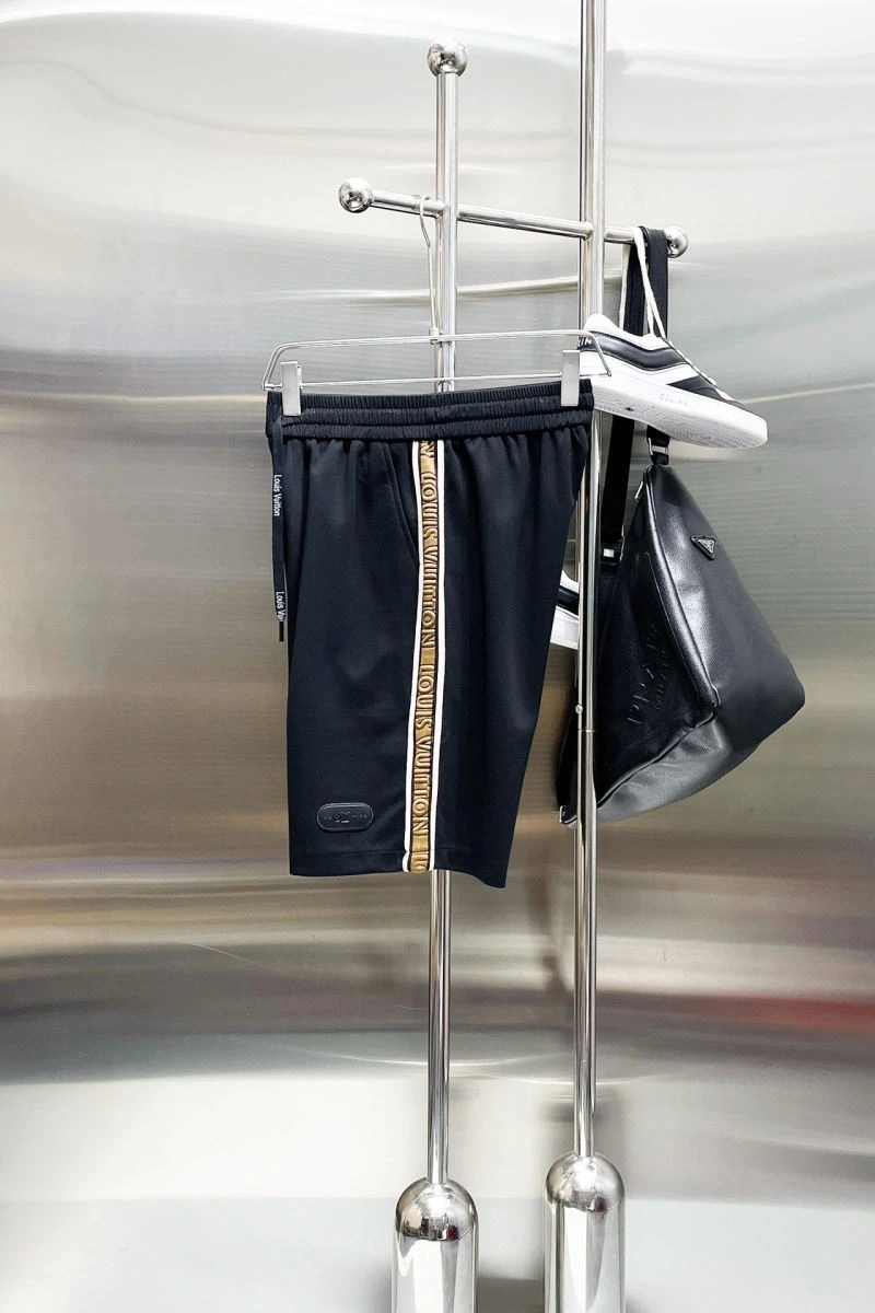 EyeCatching Louis Vuitton Short Pants 137396