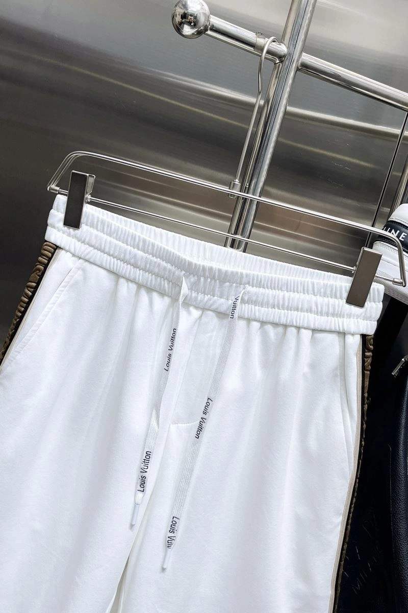 Flexible Louis Vuitton Short Pants 137394