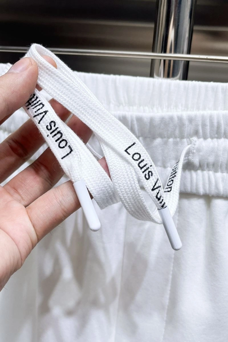 Flexible Louis Vuitton Short Pants 137394