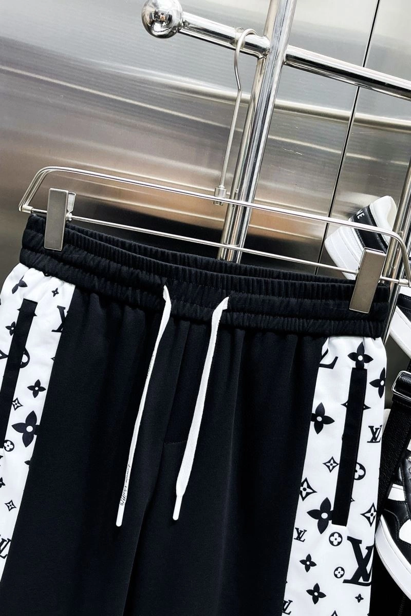 Trendsetting Louis Vuitton Short Pants 137390