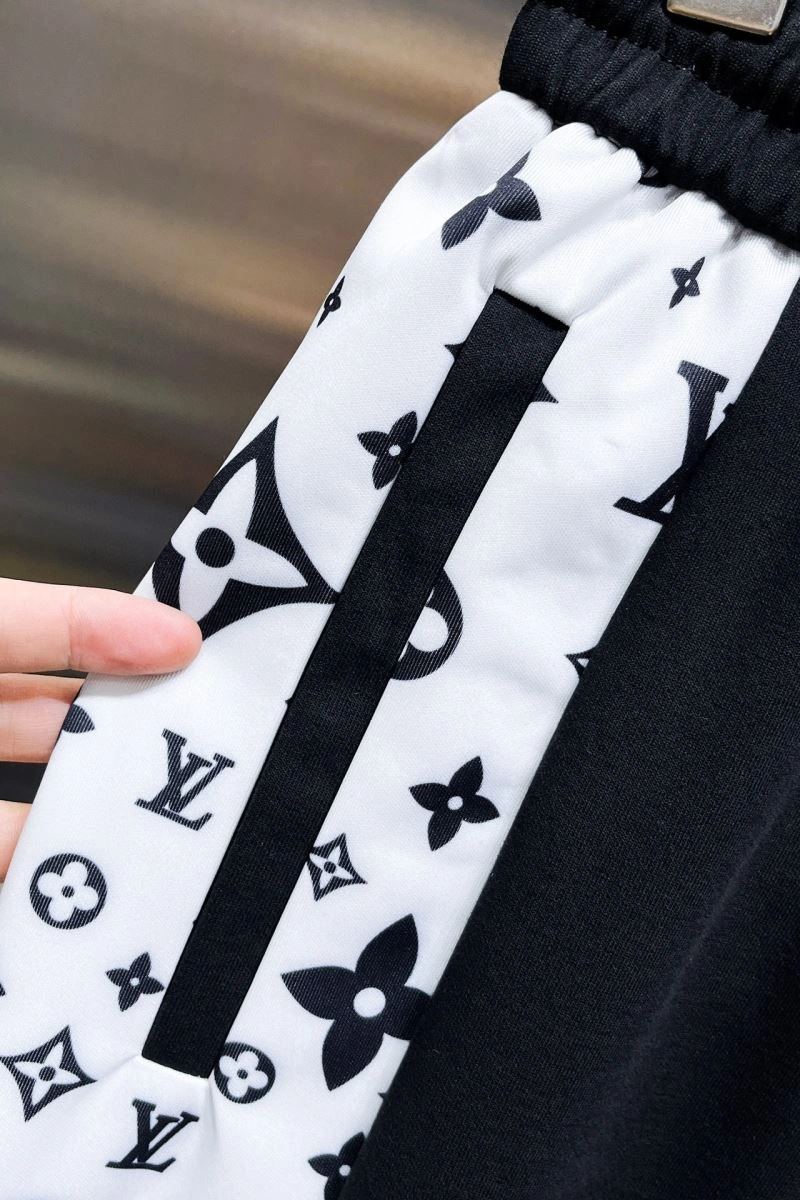 Trendsetting Louis Vuitton Short Pants 137390