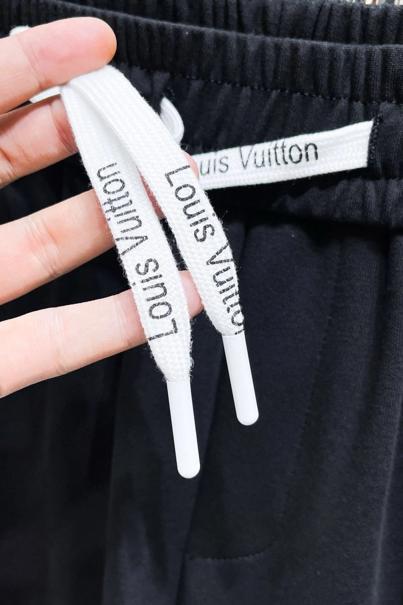 Trendsetting Louis Vuitton Short Pants 137390