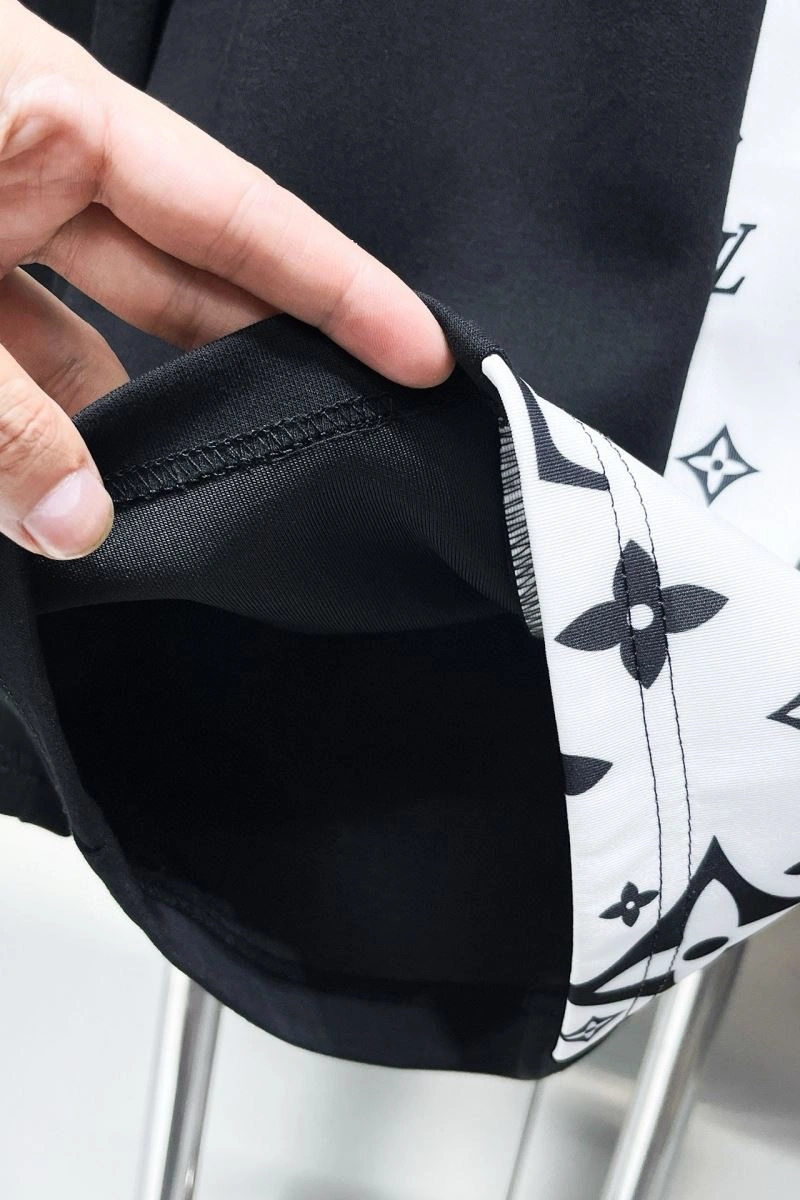 Trendsetting Louis Vuitton Short Pants 137390