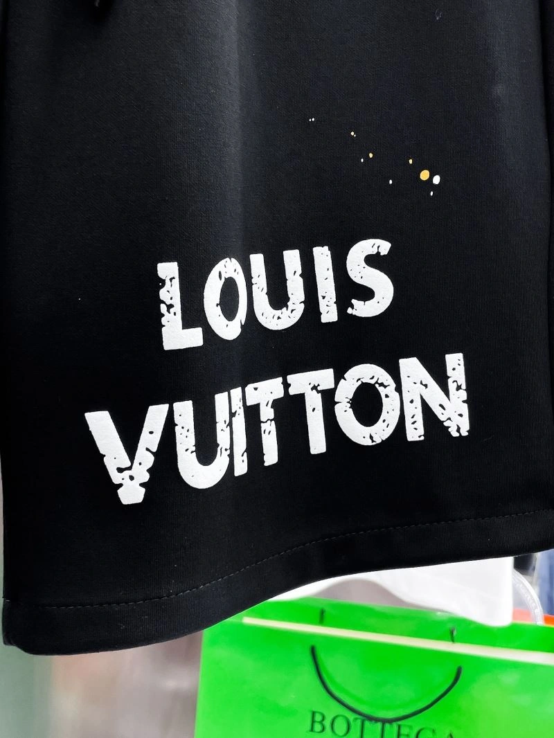 Vibrant Louis Vuitton Short Pants 137389