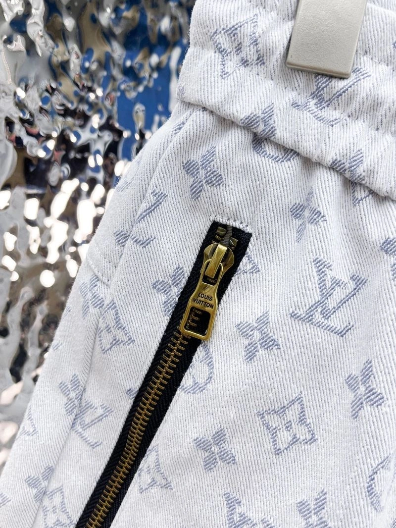 Louis Vuitton Short Pants FashionForward 137380