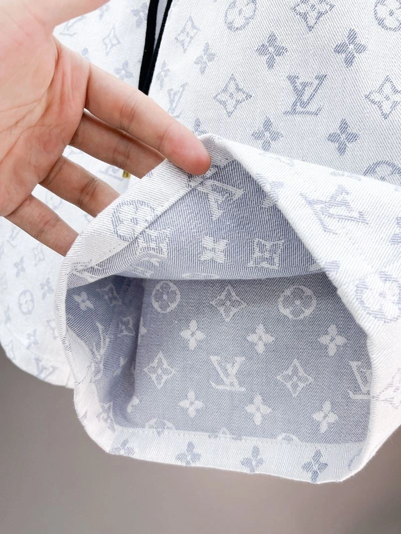 Louis Vuitton Short Pants FashionForward 137380