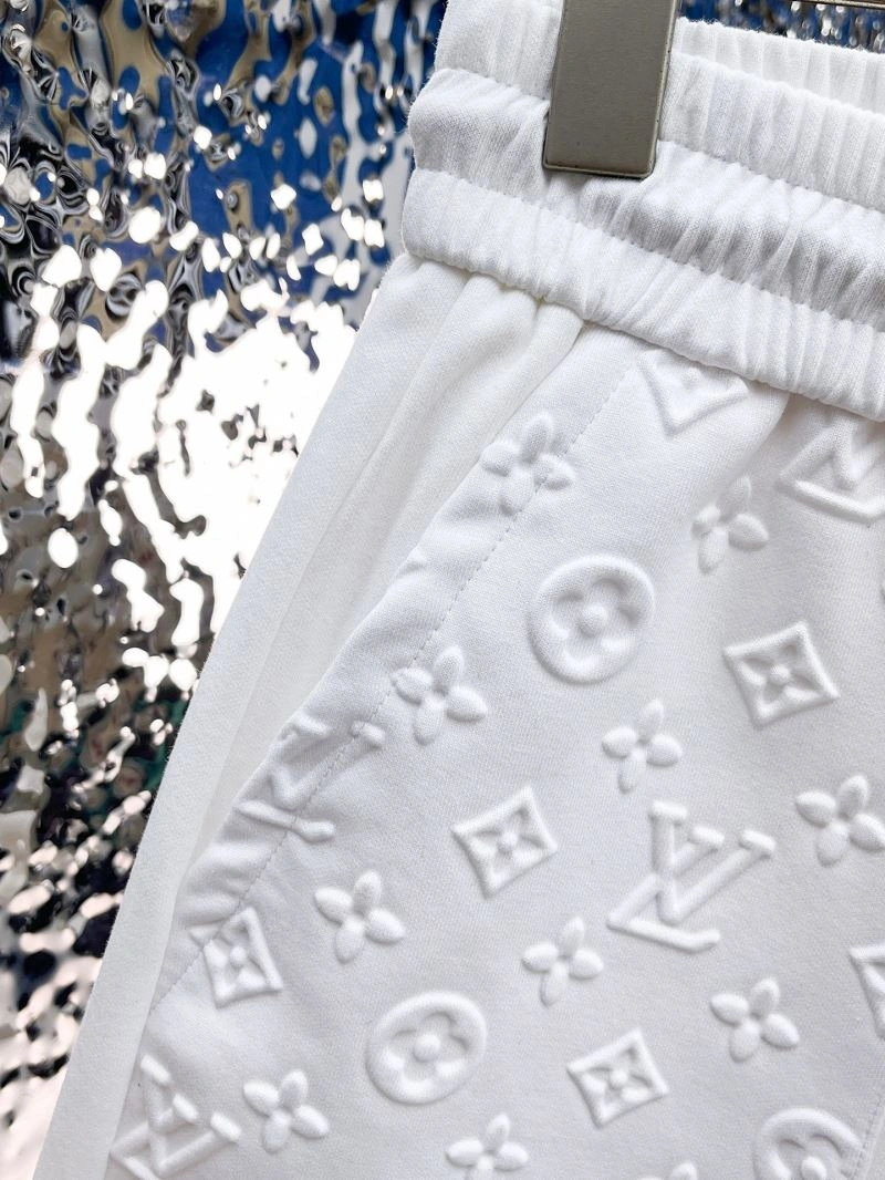 Vibrant Louis Vuitton Short Pants 137378