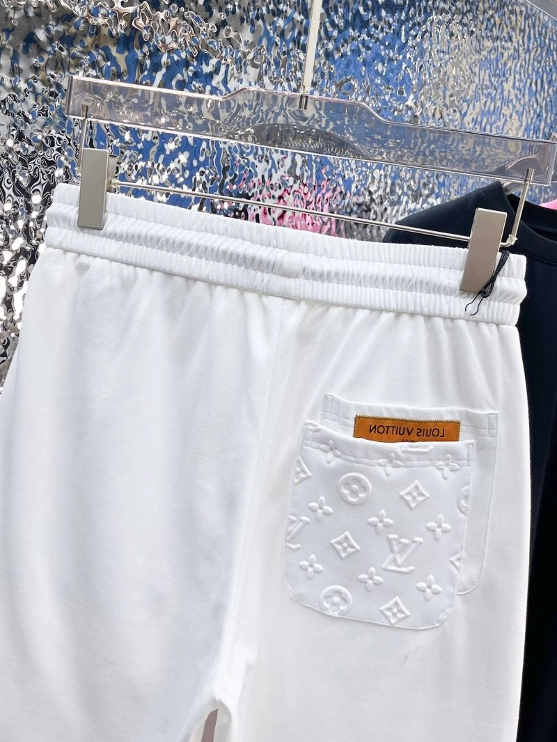 Vibrant Louis Vuitton Short Pants 137378